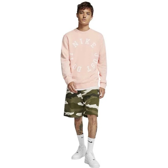 Nike Light Pink Crewneck with Camo Shorts Size L - Picture 1 of 10